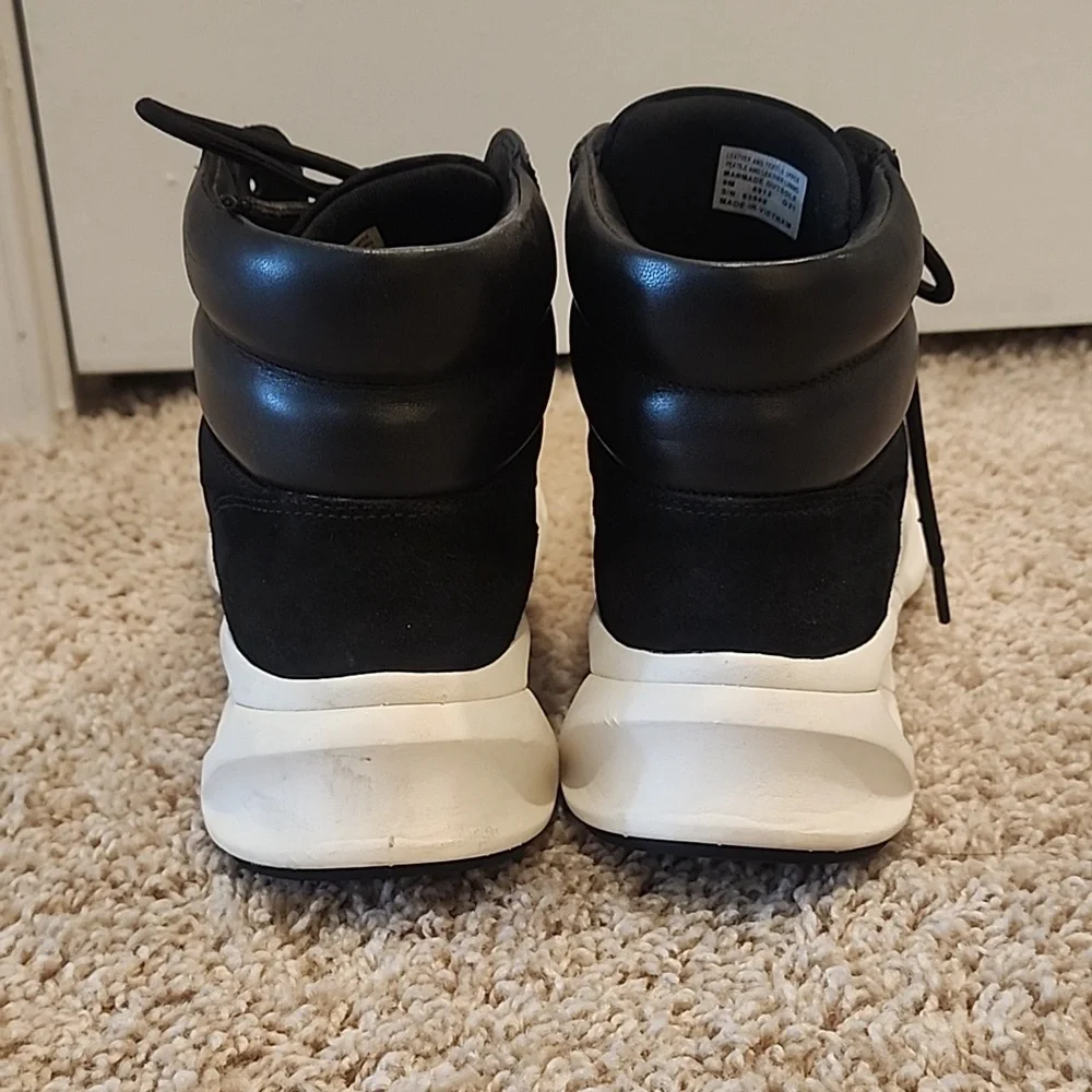 Black High-Top Women's Sneakers - Picture 3 of 5